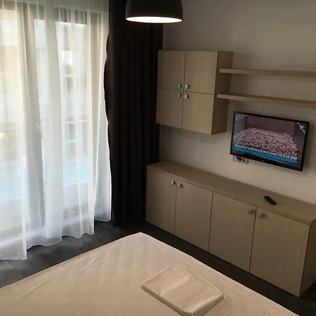 Ely Apartament *